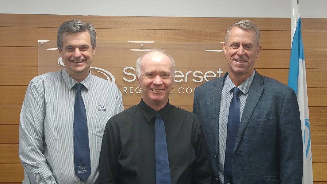 Somerset Regional Council CEO Andrew Johnson, retiring Director Finance Geoffrey Smith and Mayor Jason Wendt